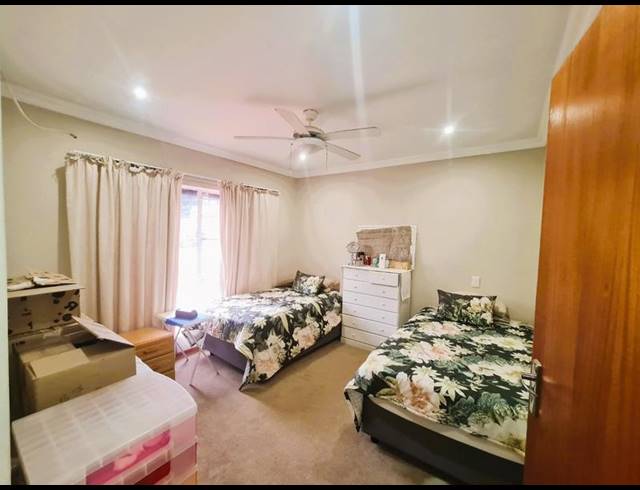 4 BEDROOM HOUSE FOR SALE IN DORINGKLOOF